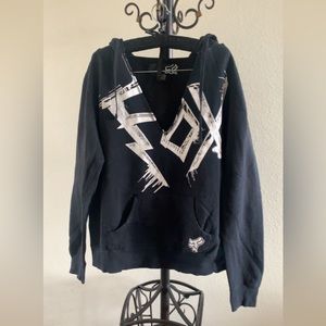 Fox hoodie with a bitter like V-neck